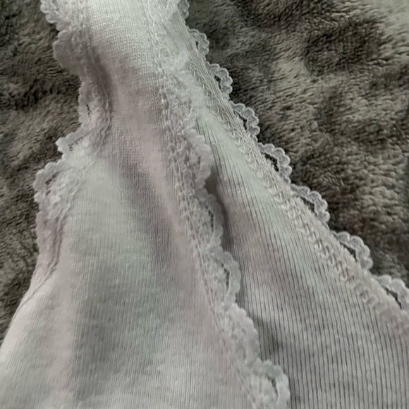 lacey trim graphic tank top - Picture 3 of 3